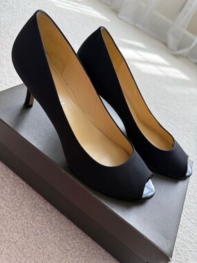 Bruno Magli Novati Black Fabric & Patent Leather Peep Toe Pumps Size 9.5B